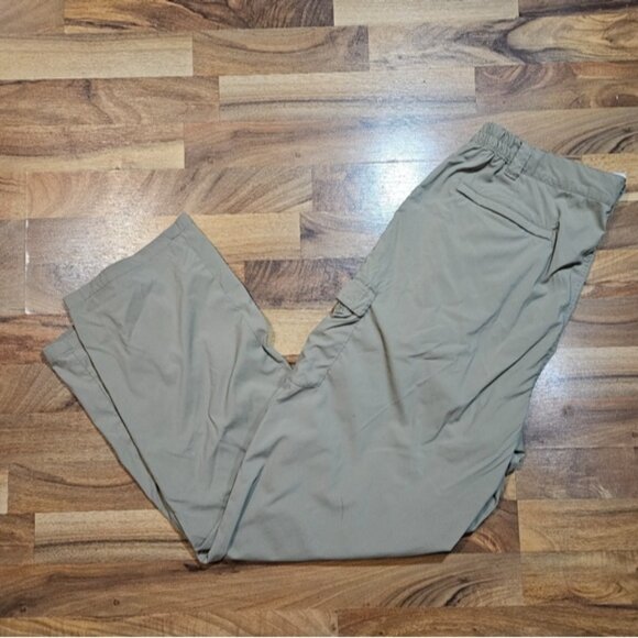 LL Bean Mens L Regular Nylon Cargo Pants Khaki Hiking Outdoor Stretch - Picture 3 of 8